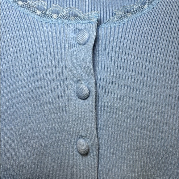 Charlie Holiday Anthropologie - Festival Artsy Sky Blue Lace-Trim Top in Size XS - Picture 5 of 13